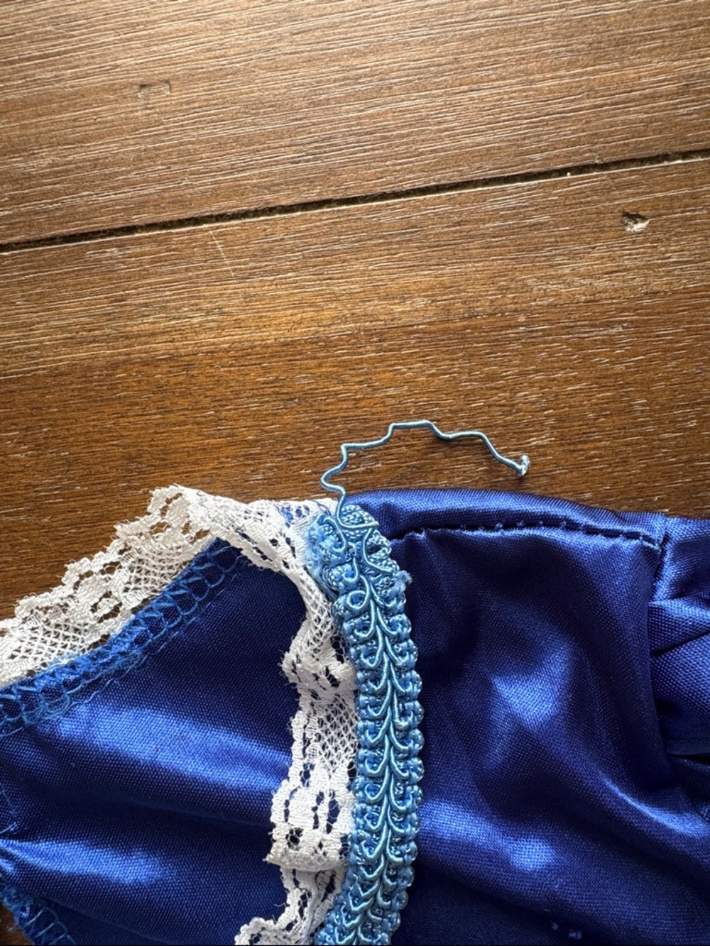 Approx. Size 10 colonial pioneer dress hat and apron - Picture 4 of 16
